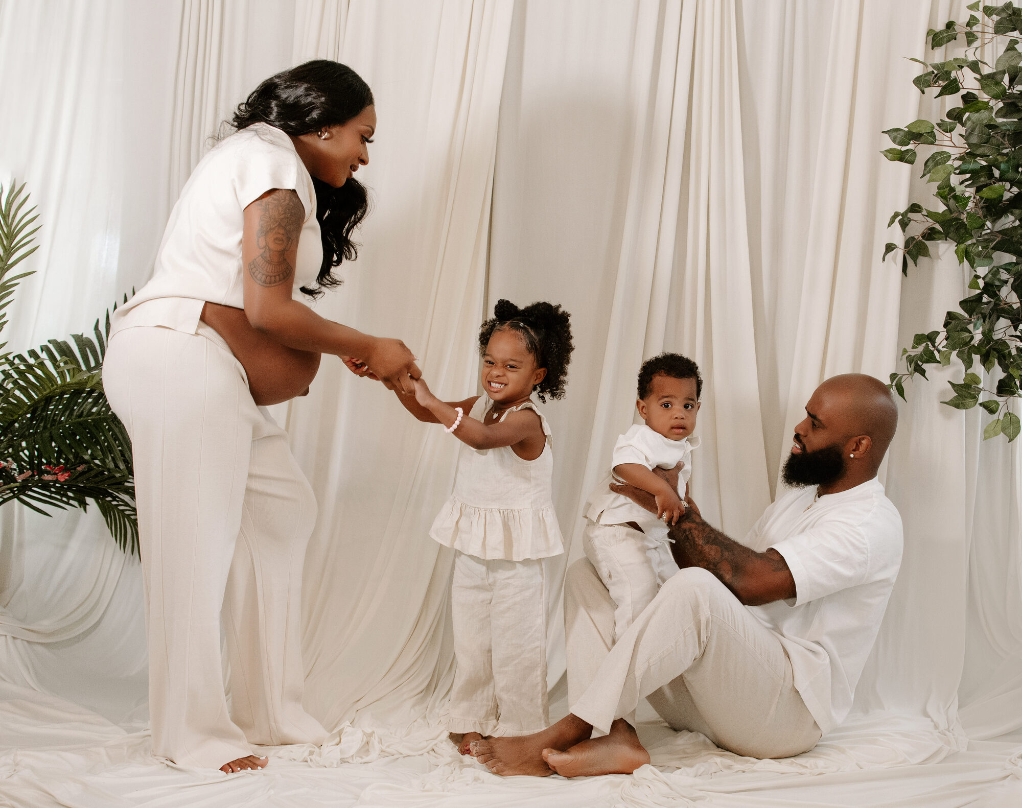 Maternity photography by Sima